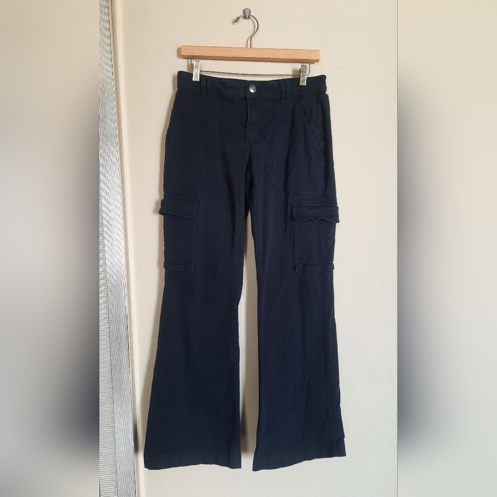 Aeropostale Women's Black Flare Cargo Jeans